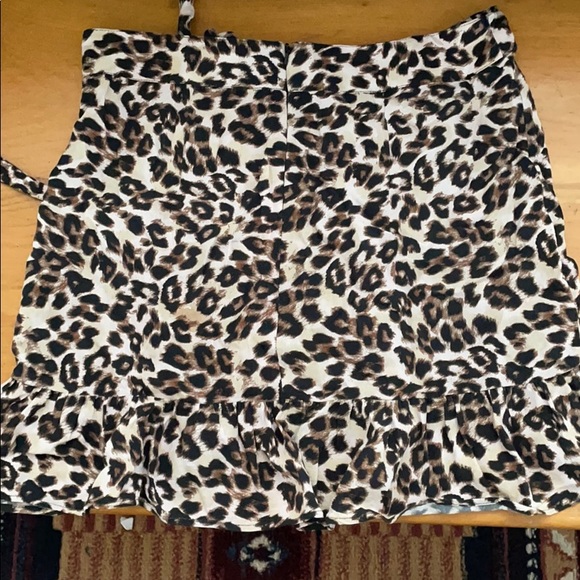 Leopard print faux wrap mini skirt - Picture 4 of 4